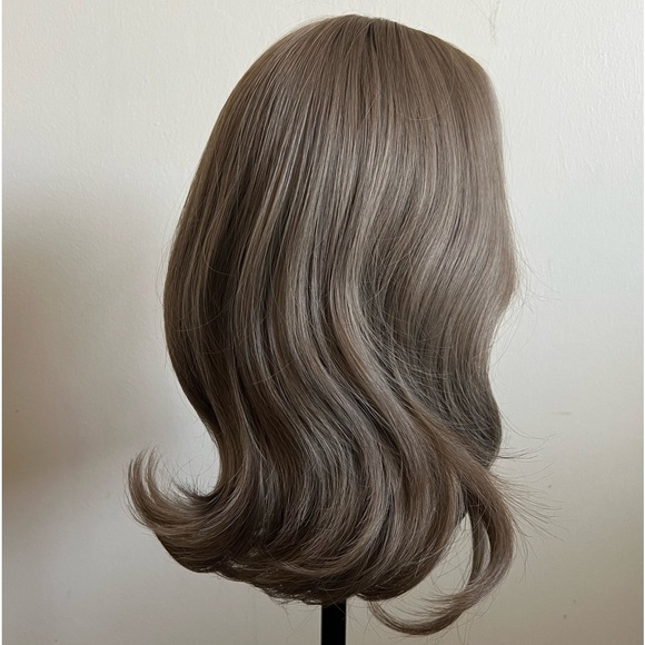 15” Light Brown Wavy Shoulder Length Synthetic Heat Resistant Wig With Bangs - Picture 4 of 11